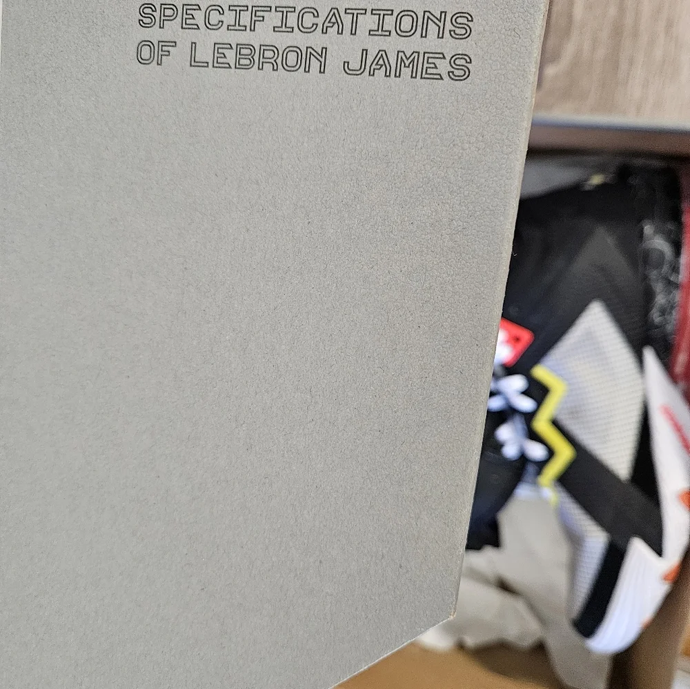 LeBron XV111 Low Nike, 8 Men's, White/ Bright  Crimson- Black - Picture 16 of 16